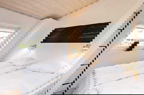 Photo 2 - 4 Person Holiday Home in Blavand