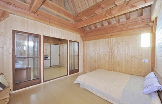 Foto 2 - Yong Yejik Hanok Pension