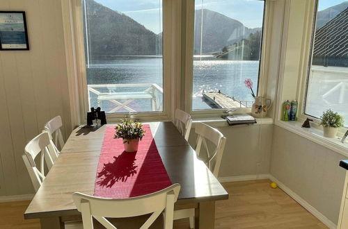 Foto 6 - 6 Person Holiday Home in Etne