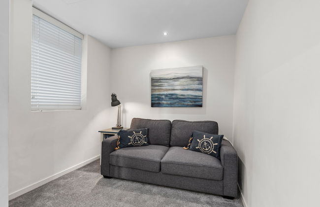 Ultra Broadbeach - Photo 31