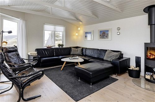 Photo 10 - 7 Person Holiday Home in Lokken
