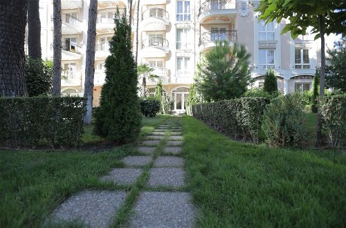 Photo 25 - Luxury Apartment in Anastasia Palace