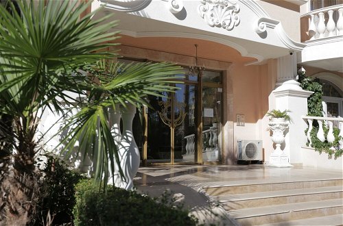 Photo 23 - Luxury Apartment in Anastasia Palace