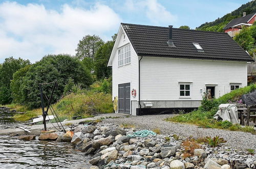 Photo 16 - 6 Person Holiday Home in Vestnes