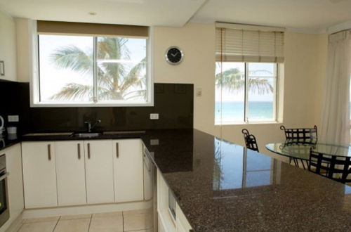 Foto 1 - Crystal Beachfront Apartments