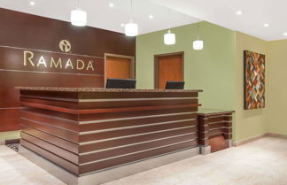 Photo 2 - Ramada by Wyndham Carlyle