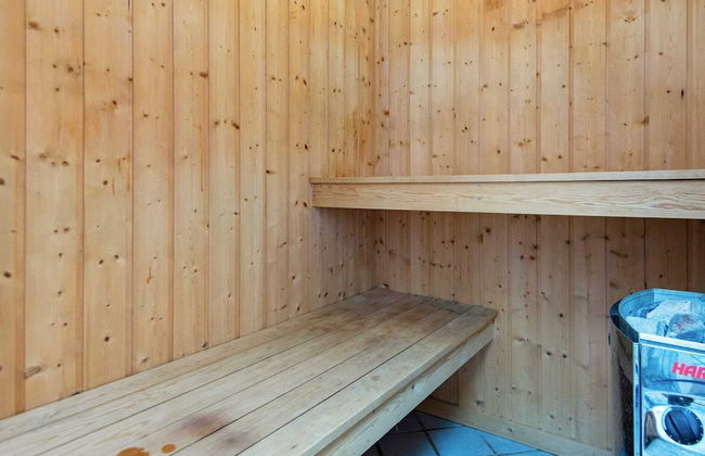 Tranquil Holiday Home in Glesborg with Hot Tub & Sauna - Photo 5