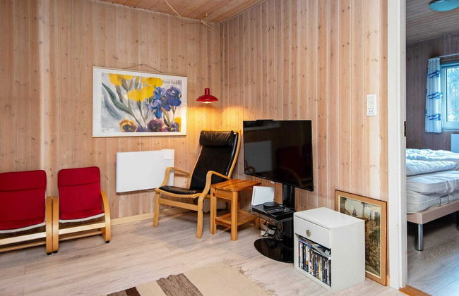Tranquil Holiday Home in Glesborg with Hot Tub & Sauna - Photo 12