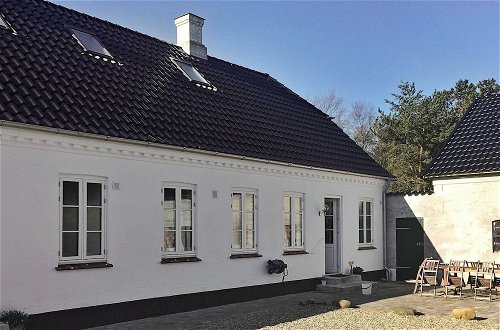 Photo 19 - 10 Person Holiday Home in Oksbol
