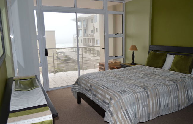 The Waves, Living By the Beach - Photo 4