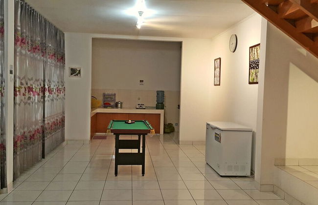 Vila Bunga Merah Gelatik - Foto 25