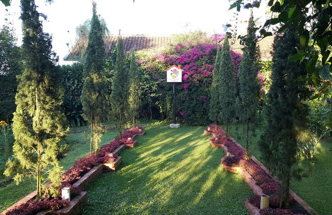 Vila Bunga Merah Gelatik - Foto 46
