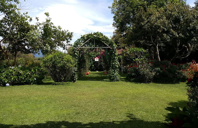 Vila Bunga Merah Gelatik - Foto 32