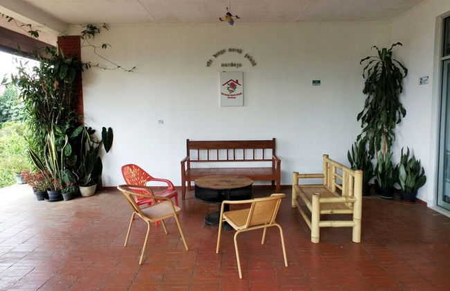 Vila Bunga Merah Gelatik - Foto 21