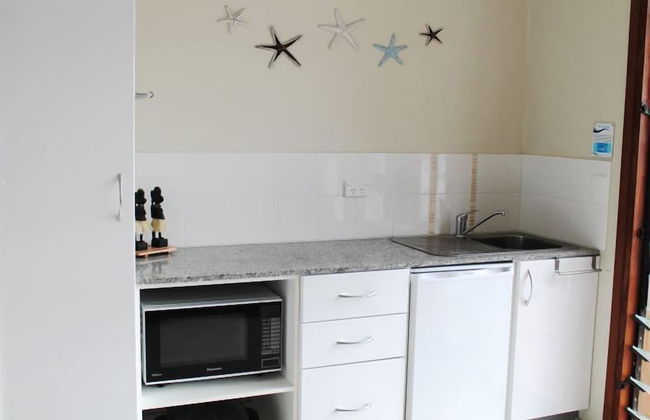 Vanuatu Beachfront Apartments - Photo 19