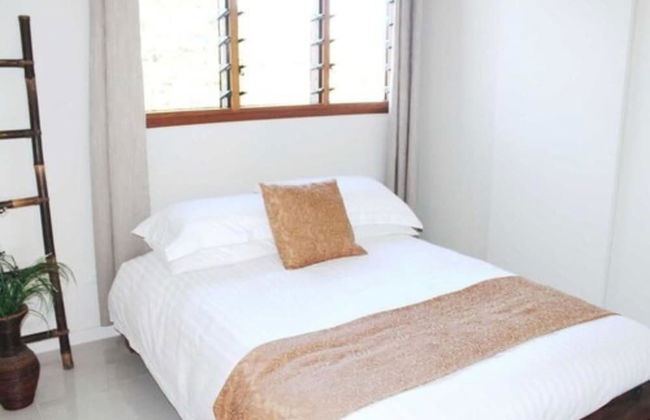 Vanuatu Beachfront Apartments - Photo 6