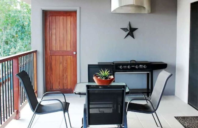 Vanuatu Beachfront Apartments - Photo 28