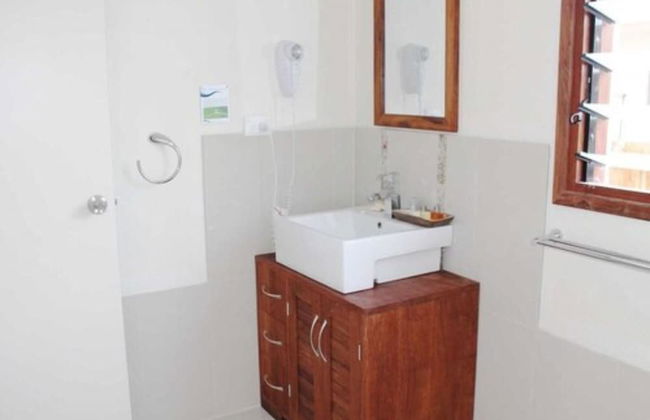 Vanuatu Beachfront Apartments - Photo 7