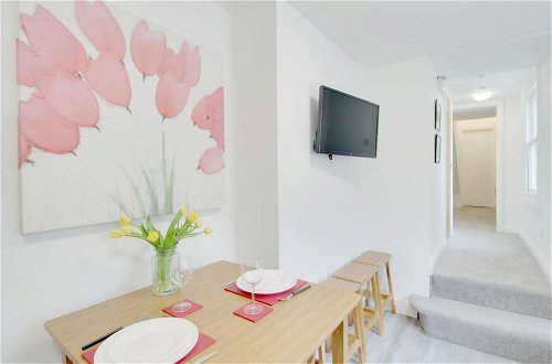 Photo 16 - Beside the Seaside Apartment - Sleeps 2 to 4 Guests - Fast Wifi