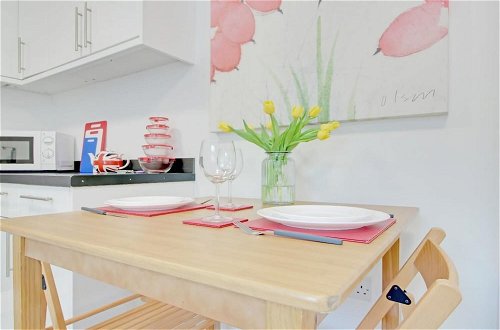 Photo 12 - Beside the Seaside Apartment - Sleeps 2 to 4 Guests - Fast Wifi