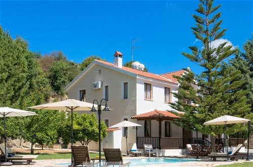 Foto 22 - Remarkable 5-bed Villa in Miliou Village Paphos