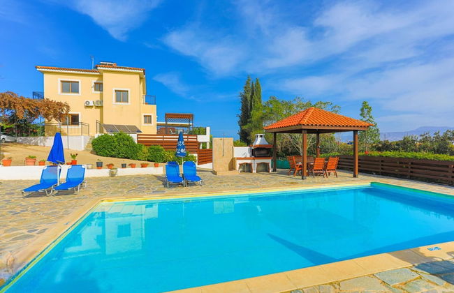 Villa Ira Finiki in Latchi - Photo 2
