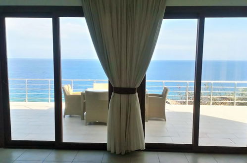 Foto 11 - Sea Cliff Villa, 4 Beds, Sleeps 2- 8, Free Wifi,