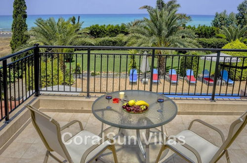 Foto 18 - Marlin Beach Front Luxury Villa - 4 Bedrooms