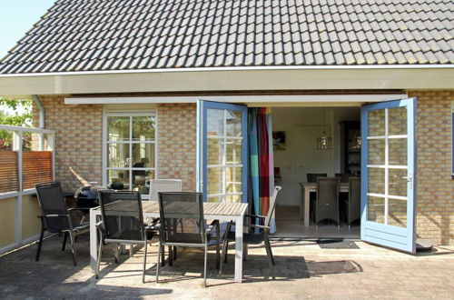 Foto 12 - Attractive, Detached Holiday Home in Small-scale Holiday Park