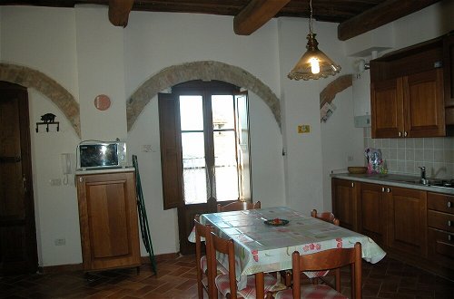 Photo 15 - Holidays in Apartment With Swimming Pool in Tuscany Siena