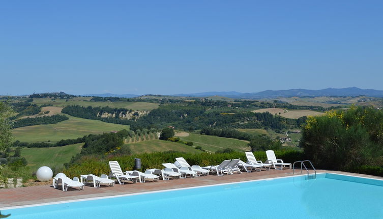 Photo 1 - Luxurious Holiday Home With Private Patio, Tuscany, With Panoramic Swimming poo