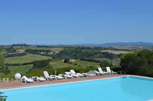 Foto 22 - Holidays in Apartment With Swimming Pool in Tuscany Siena