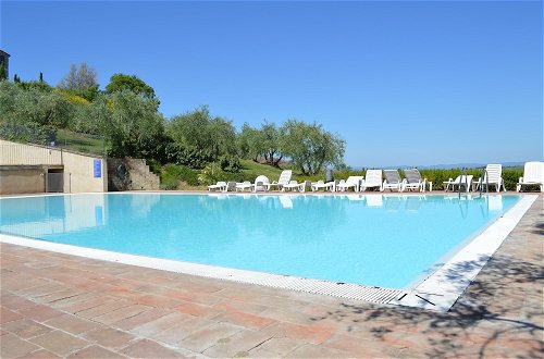 Photo 23 - Holidays in Apartment With Swimming Pool in Tuscany Siena