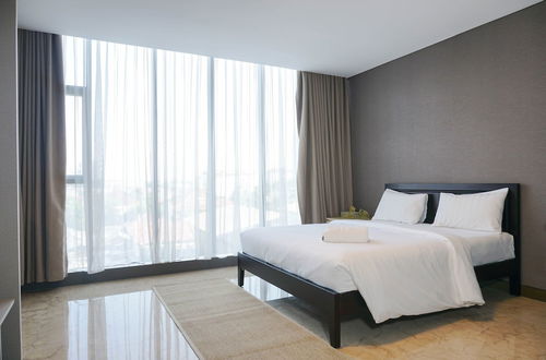 Photo 2 - Luxurious 1BR @ L'Avenue Apartment near Sampoerna Universitas