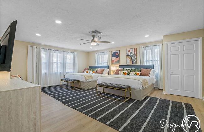 8 BR Heated Pool & Soccer Field - Foto 13