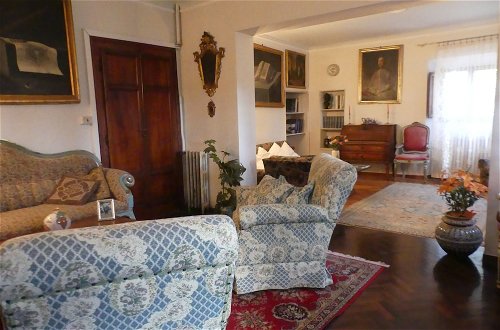 Foto 6 - Elegante Appartamento in Villa con Piscina