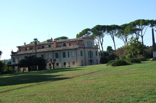 Foto 49 - Elegante Appartamento in Villa con Piscina