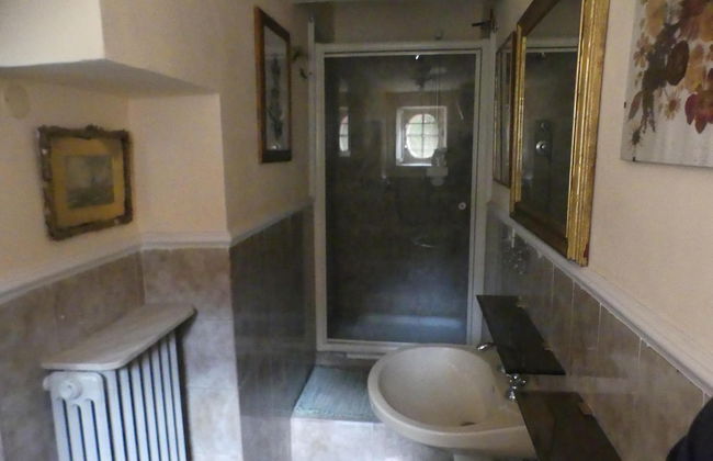 Elegante Appartamento in Villa con Piscina - Foto 17
