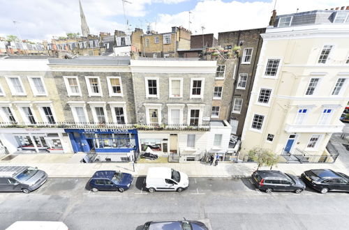 Photo 18 - Altido Elegant 3 Bed Apt With Rooftop Terrace In Pimlico