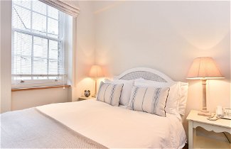 Photo 2 - Altido Elegant 3 Bed Apt With Rooftop Terrace In Pimlico