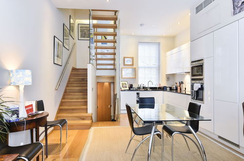 Foto 8 - Altido Elegant 3 Bed Apt With Rooftop Terrace In Pimlico