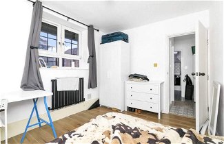 Foto 1 - Spacious 4 Bedroom Apartment in Bethnal Green