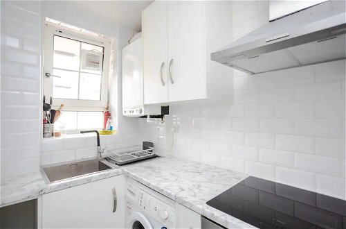 Photo 23 - Spacious 4 Bedroom Apartment in Bethnal Green