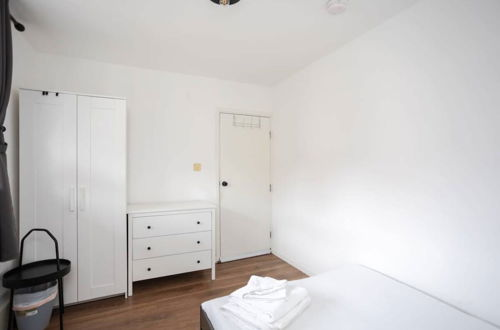 Foto 6 - Spacious 4 Bedroom Apartment in Bethnal Green