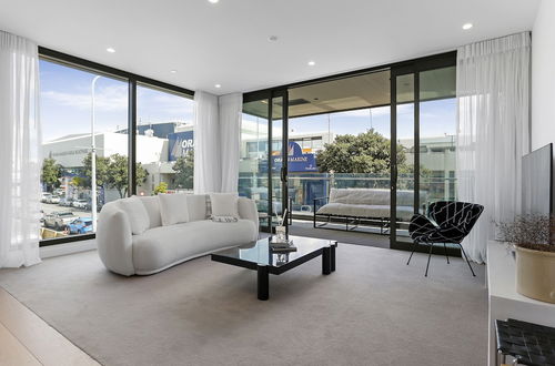 Photo 1 - Modern & elegant living Wynyard Quarter