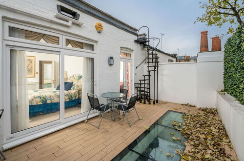 Photo 24 - Altido Fabulous 4Br House W/Terrace At The Heart Of Notting Hill