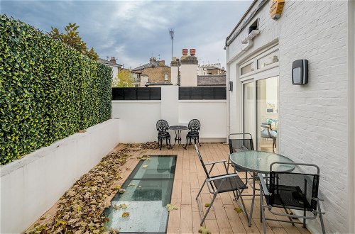 Foto 19 - Altido Fabulous 4Br House W/Terrace At The Heart Of Notting Hill