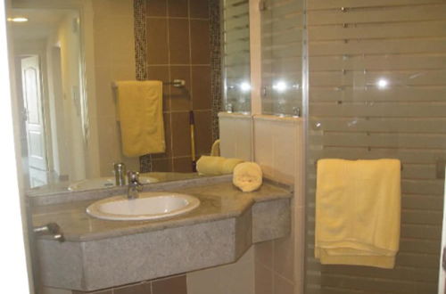 Foto 11 - Impeccable 2-bed Apartment in Amman