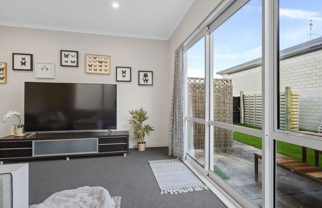 Modern 3BR Family House - Yard & Big TV - Photo 48