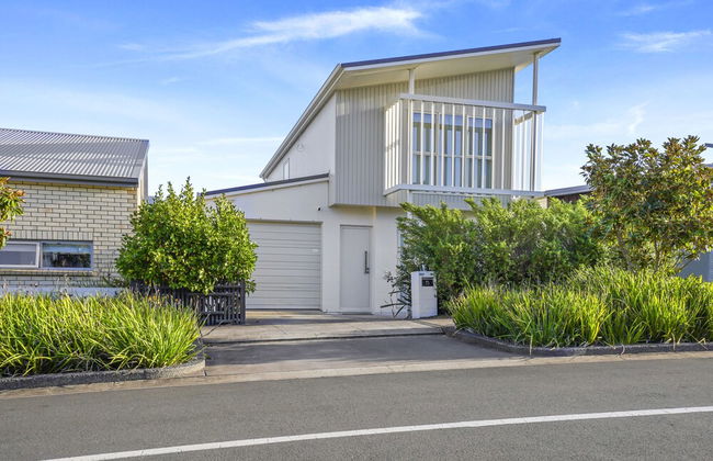 Modern 3BR Family House - Yard & Big TV - Photo 39